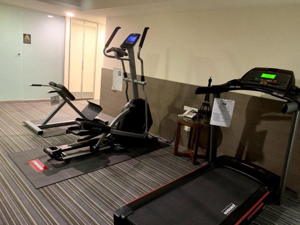 ドゥ レーベ エクスプレス ホテル 嘉義市 エクステリア 写真